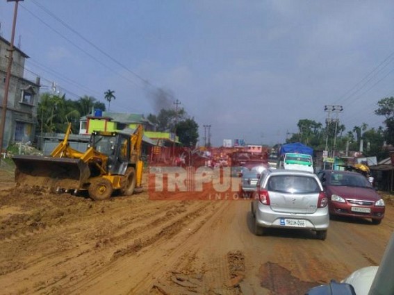 National Highway recovered, traffic yet slow  : Finally Police deployed in enough numbers across roads